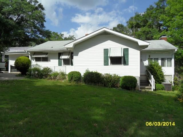 140 Myrtle St, Toccoa, GA 30577 photo 2