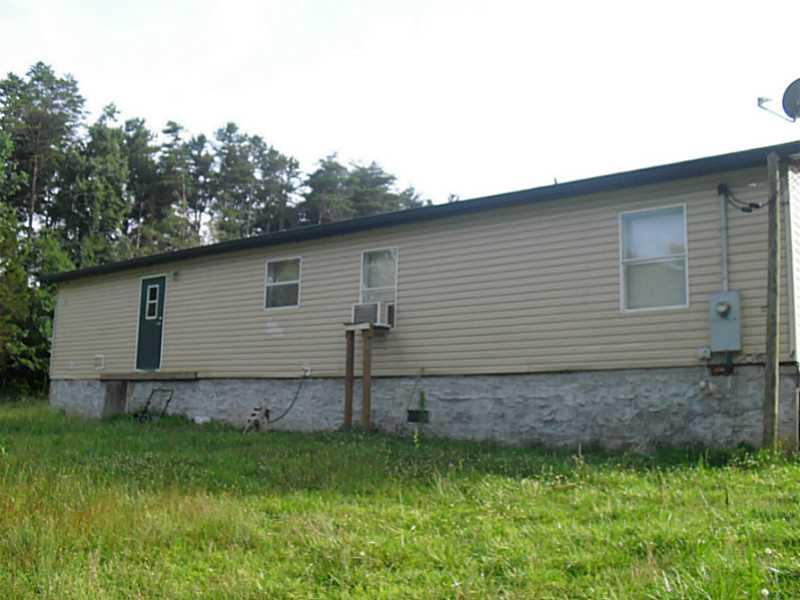 210 Barefoot Cir, Lula, GA 30554 photo 3