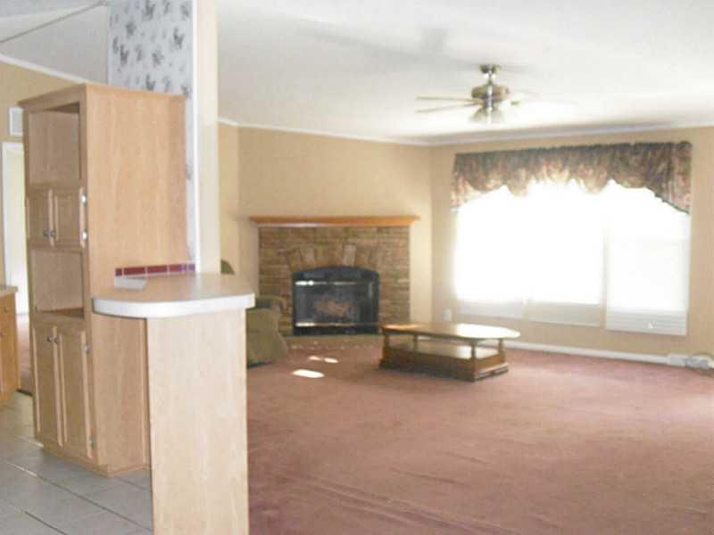 210 Barefoot Cir, Lula, GA 30554 photo 5