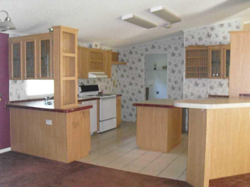 210 Barefoot Cir, Lula, GA 30554 photo 4