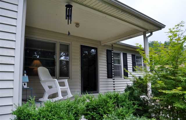 2068 Crow Rd, Gainesville, GA 30501 photo 2