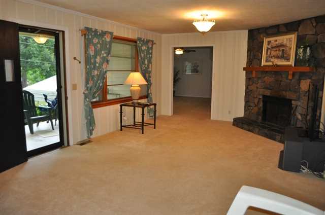 2068 Crow Rd, Gainesville, GA 30501 photo 3