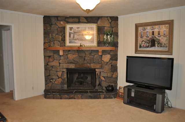 2068 Crow Rd, Gainesville, GA 30501 photo 4