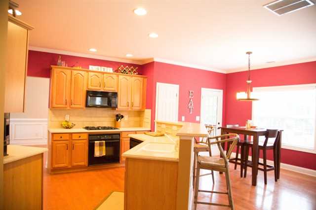 4040 Suwanee Bend Dr, Suwanee, GA 30024 photo 5