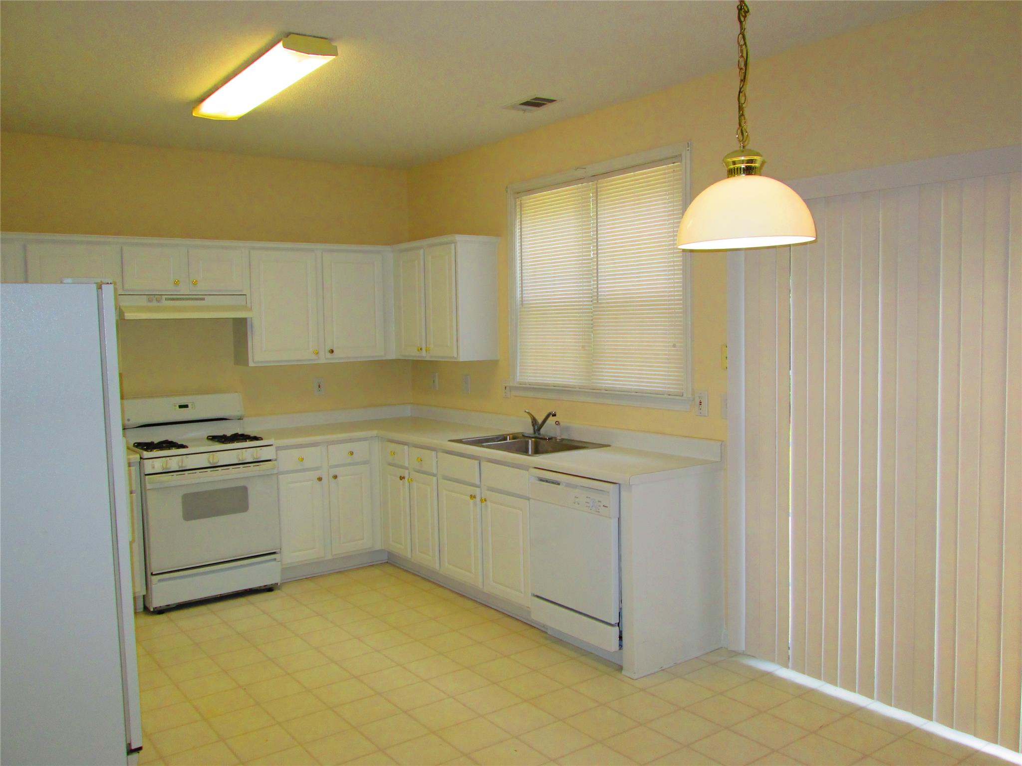 2648 Davenham Ln, Duluth, GA 30096 photo 7