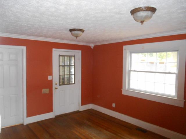373 Hoyt St, Cornelia, GA 30531 photo 2