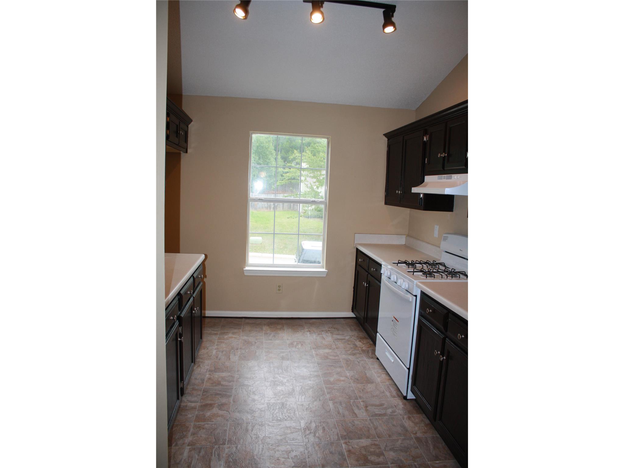 3481 Oak Leaf Ct, Rex, GA 30273 photo 4