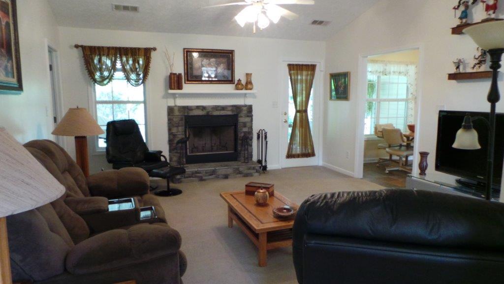 164 Wellington Dr, Lagrange, GA 30240 photo 2