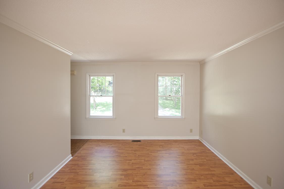 1207 Springway Dr, Gainesville, GA 30501 photo 3