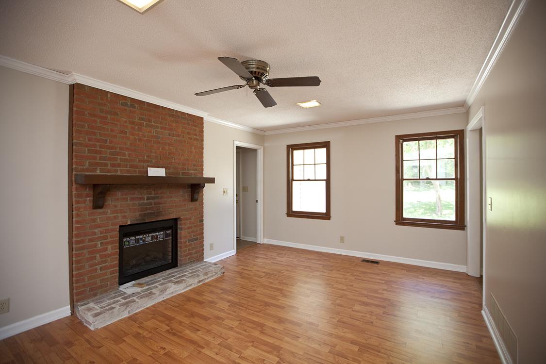 1207 Springway Dr, Gainesville, GA 30501 photo 4