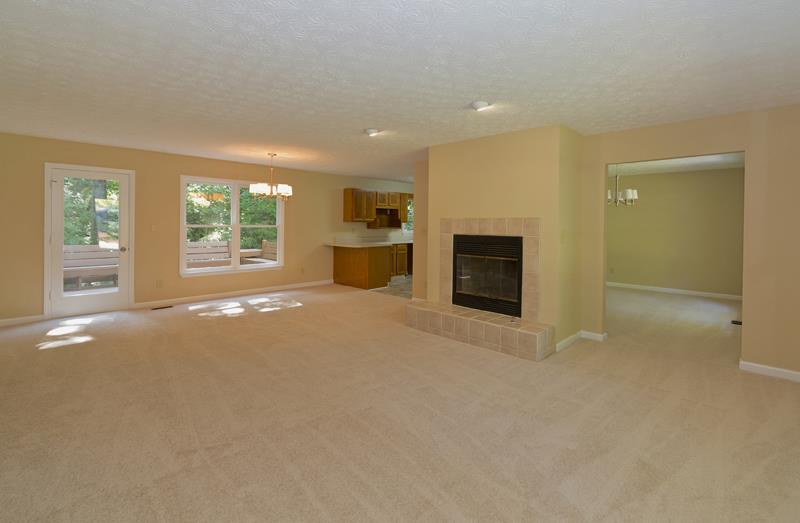 727 New Hope Dr, Hampton, GA 30228 photo 2