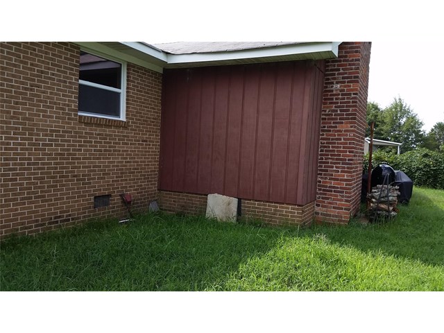 225 Mitchell Dr, Barnesville, GA 30204 photo 4