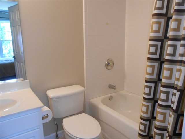 4080 Suwanee Bend Dr, Suwanee, GA 30024 photo 17