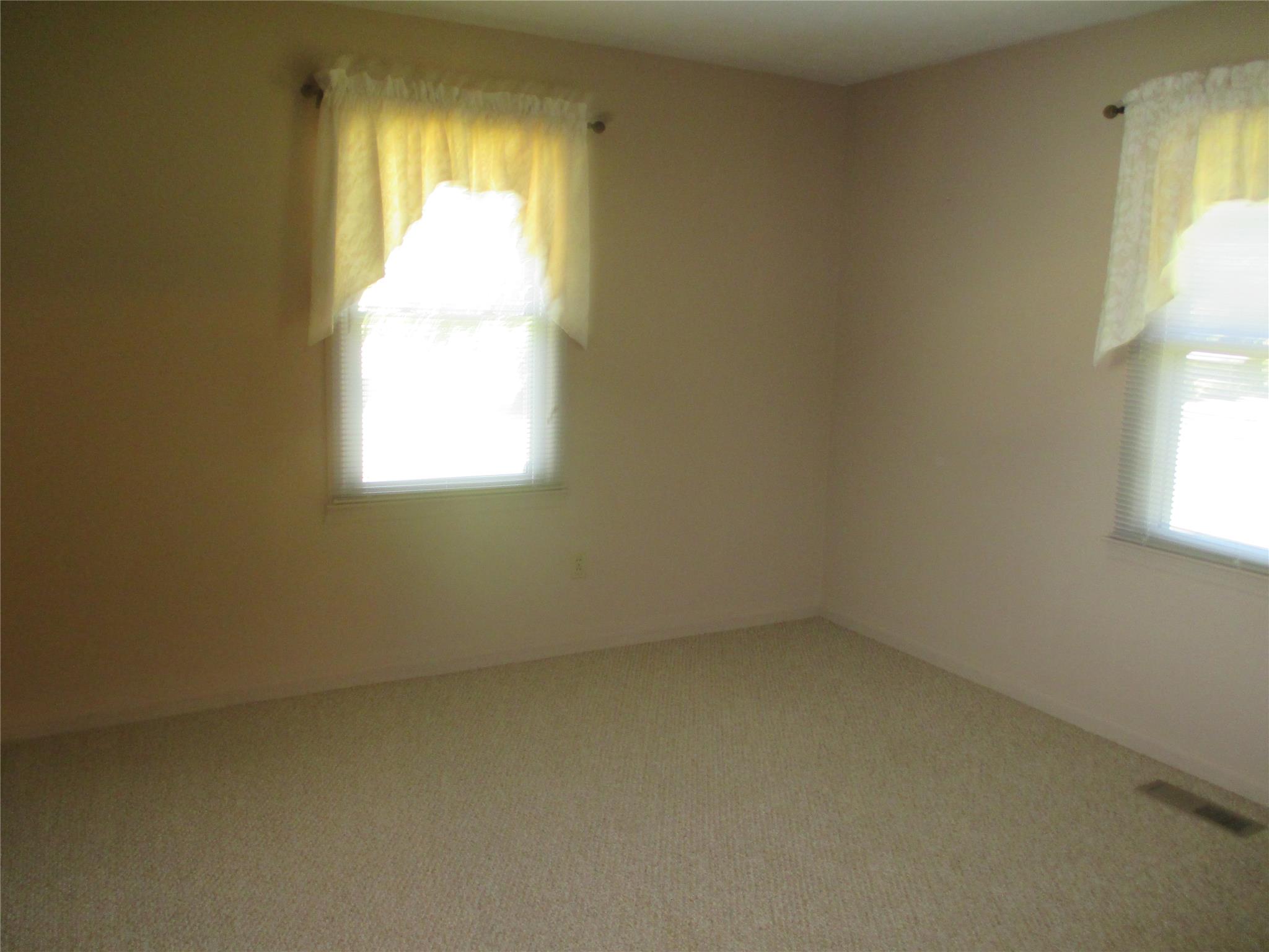 583 E Oak St, Thomaston, GA 30286 photo 9