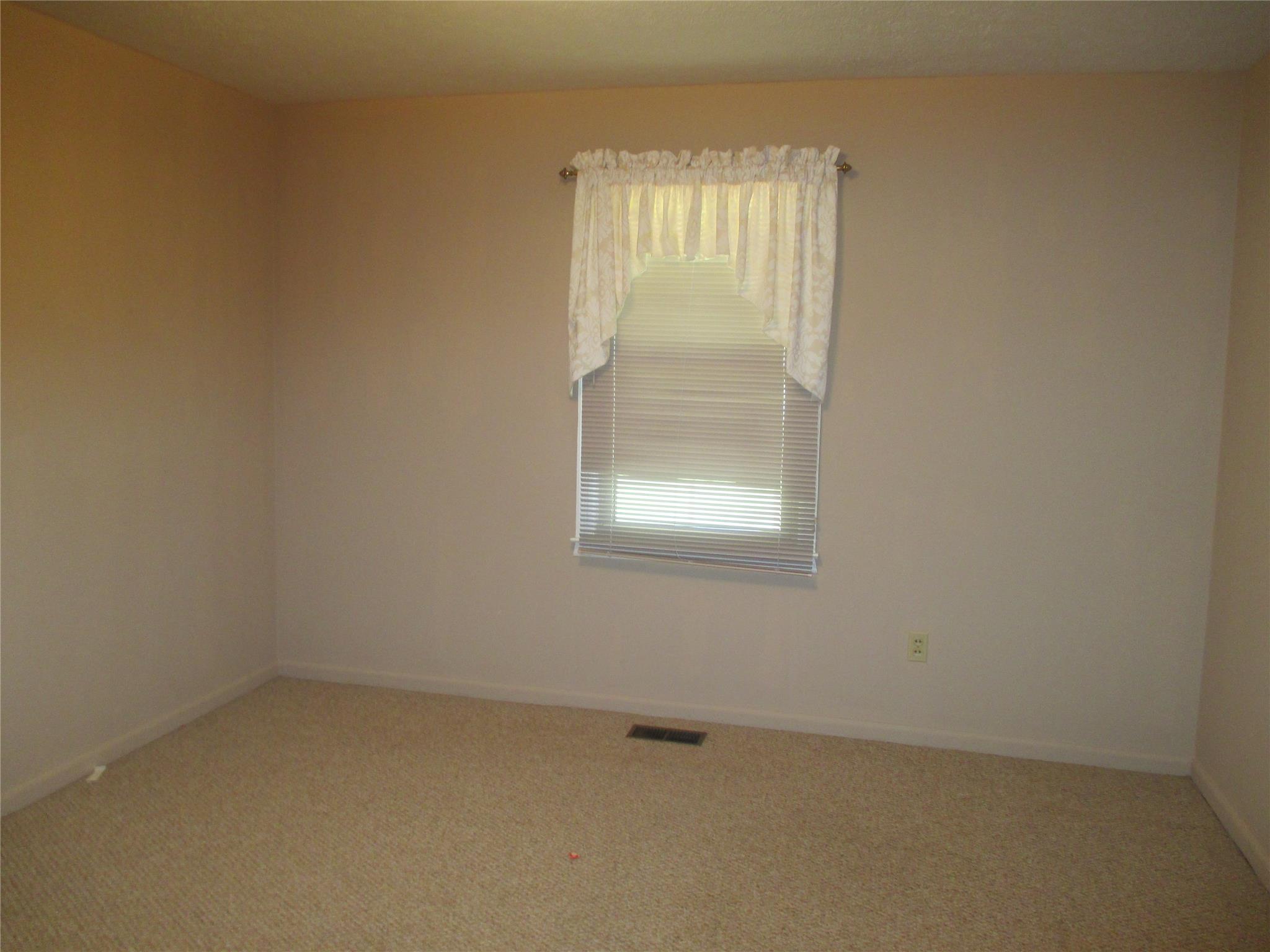 583 E Oak St, Thomaston, GA 30286 photo 7