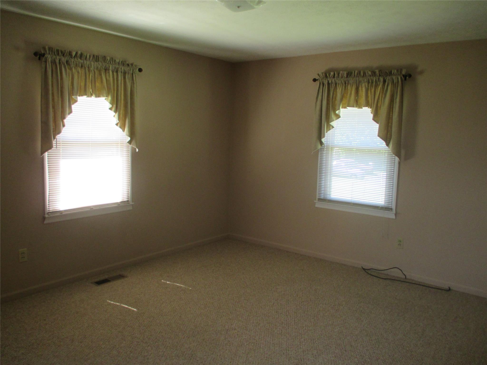 583 E Oak St, Thomaston, GA 30286 photo 11