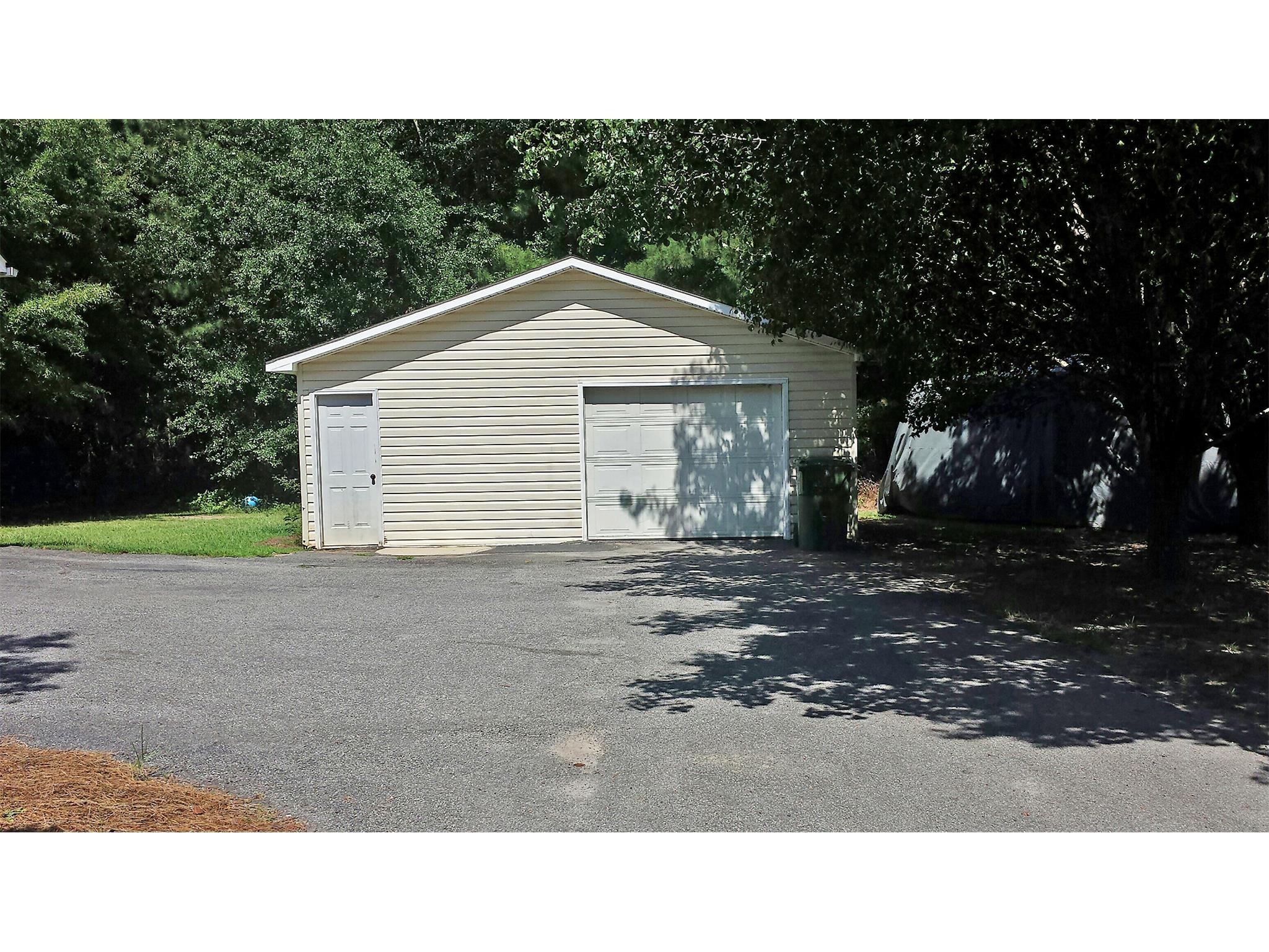 145 Beeks Cir, Williamson, GA 30292 photo 4