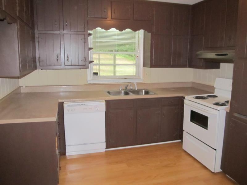 1354 Hammack Dr, Morrow, GA 30260 photo 4