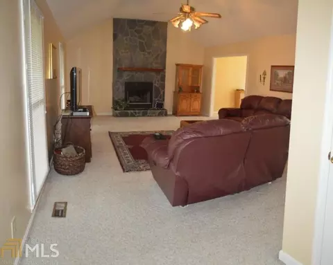 110 Lakeview Ter, Perry, GA 31069 photo 3