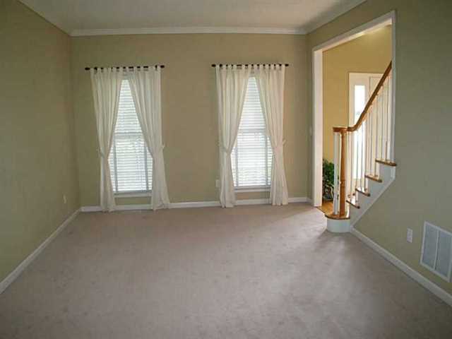 302 Shadow Loch Ct, Suwanee, GA 30024 photo 4