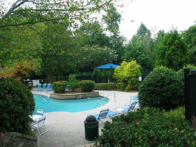 302 Shadow Loch Ct, Suwanee, GA 30024 photo 18