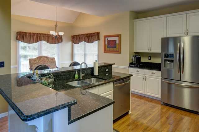 305 Wentworth Downs Ct, Duluth, GA 30097 photo 4