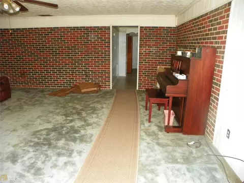 3682 W Point Rd, Lagrange, GA 30240 photo 2