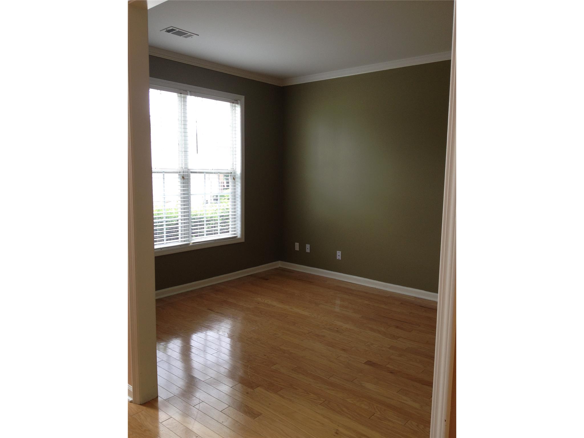 440 Ruby Forest Pkwy, Suwanee, GA 30024 photo 2