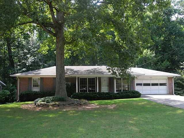 4016 Longview Dr, Atlanta, GA 30341 photo 1
