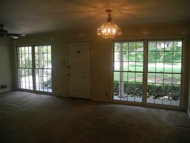 4016 Longview Dr, Atlanta, GA 30341 photo 3