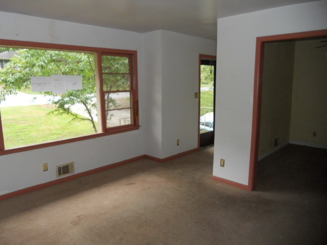 725 Shellnut Dr, Forest Park, GA 30297 photo 3