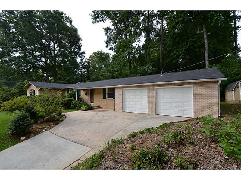 1947 Plantation Ln, Atlanta, GA 30341 photo 2