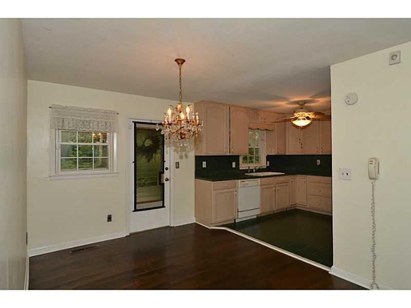 1947 Plantation Ln, Atlanta, GA 30341 photo 6