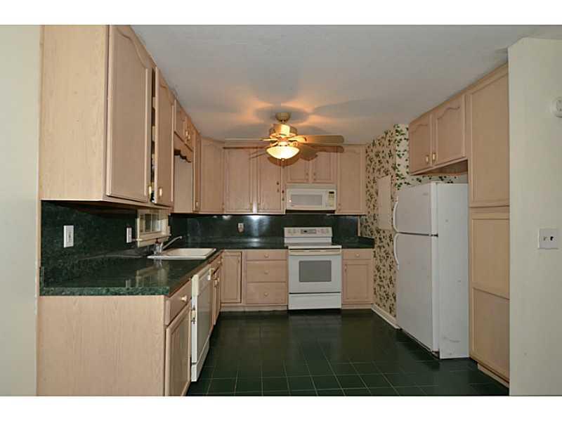 1947 Plantation Ln, Atlanta, GA 30341 photo 8