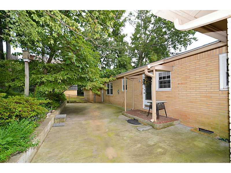 1947 Plantation Ln, Atlanta, GA 30341 photo 17