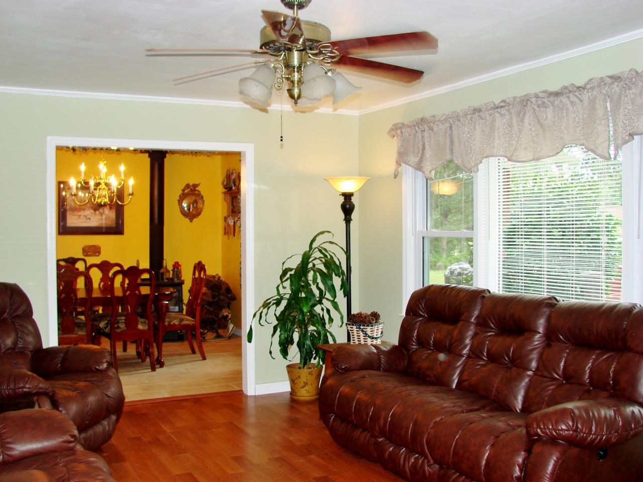 280 Poplar St, Toccoa, GA 30577 photo 2
