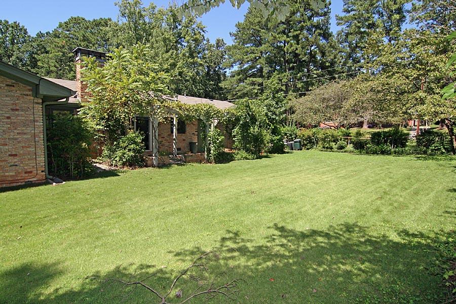 3297 Embry Hills Dr, Chamblee, GA 30341 photo 23