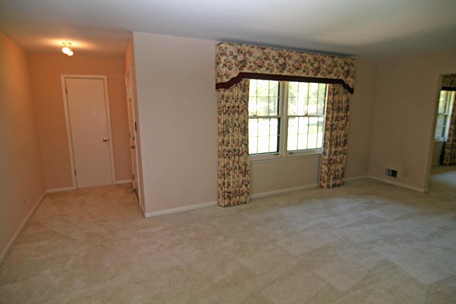 3297 Embry Hills Dr, Chamblee, GA 30341 photo 2