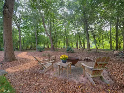 835 River Cliff Ct, Suwanee, GA 30024 photo 2
