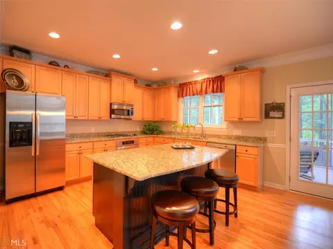 835 River Cliff Ct, Suwanee, GA 30024 photo 9