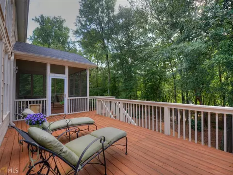835 River Cliff Ct, Suwanee, GA 30024 photo 11