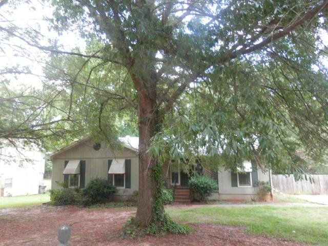 208 Hearthstone Dr, Lagrange, GA 30241 photo 1