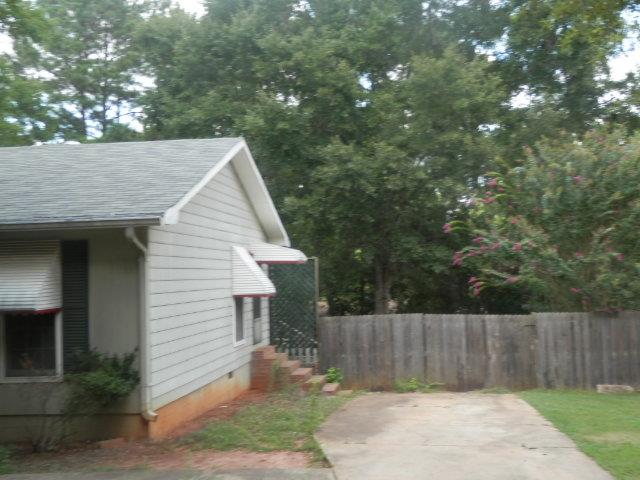 208 Hearthstone Dr, Lagrange, GA 30241 photo 2