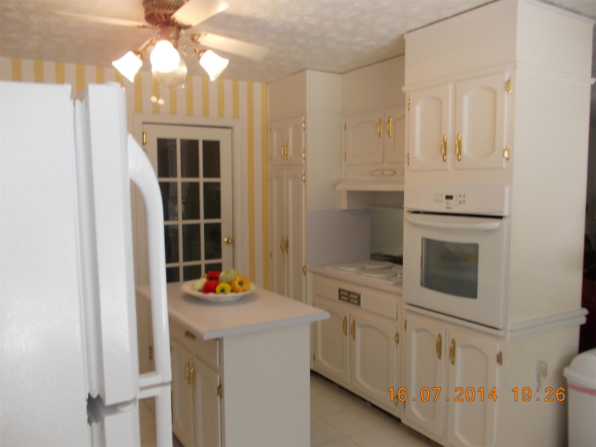 408 Willow Creek Rd, Fairburn, GA 30213 photo 3