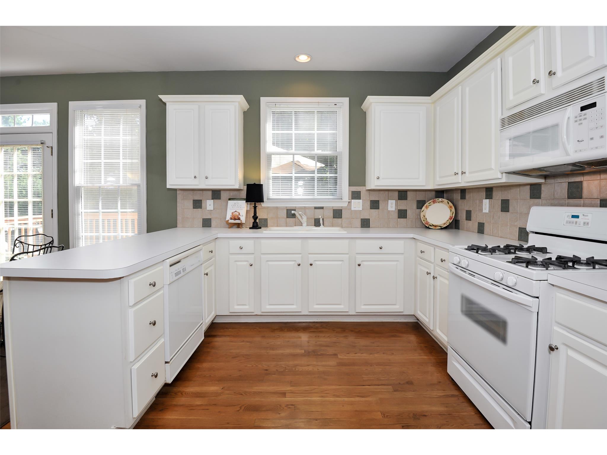 3925 Stonebriar Ct, Duluth, GA 30097 photo 9