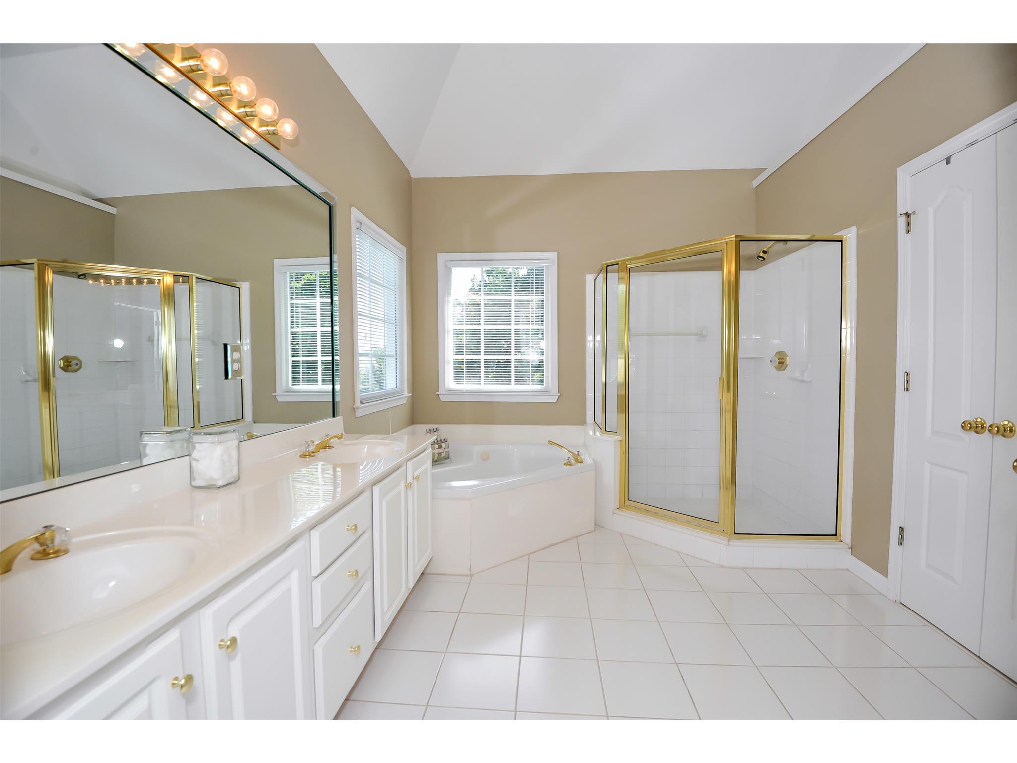 3925 Stonebriar Ct, Duluth, GA 30097 photo 12