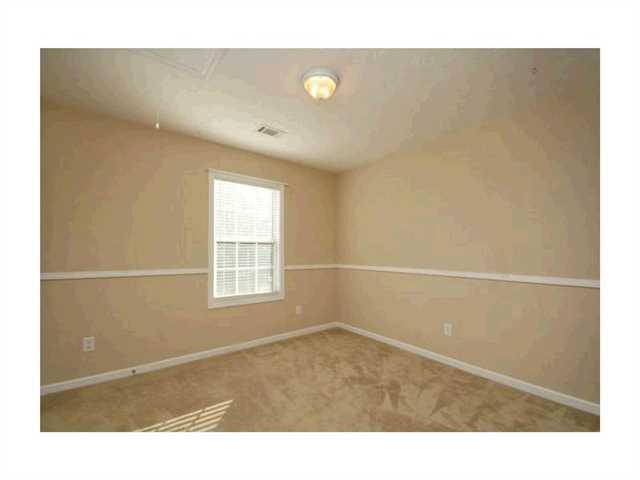 1278 Walnut Dr, Winder, GA 30680 photo 4