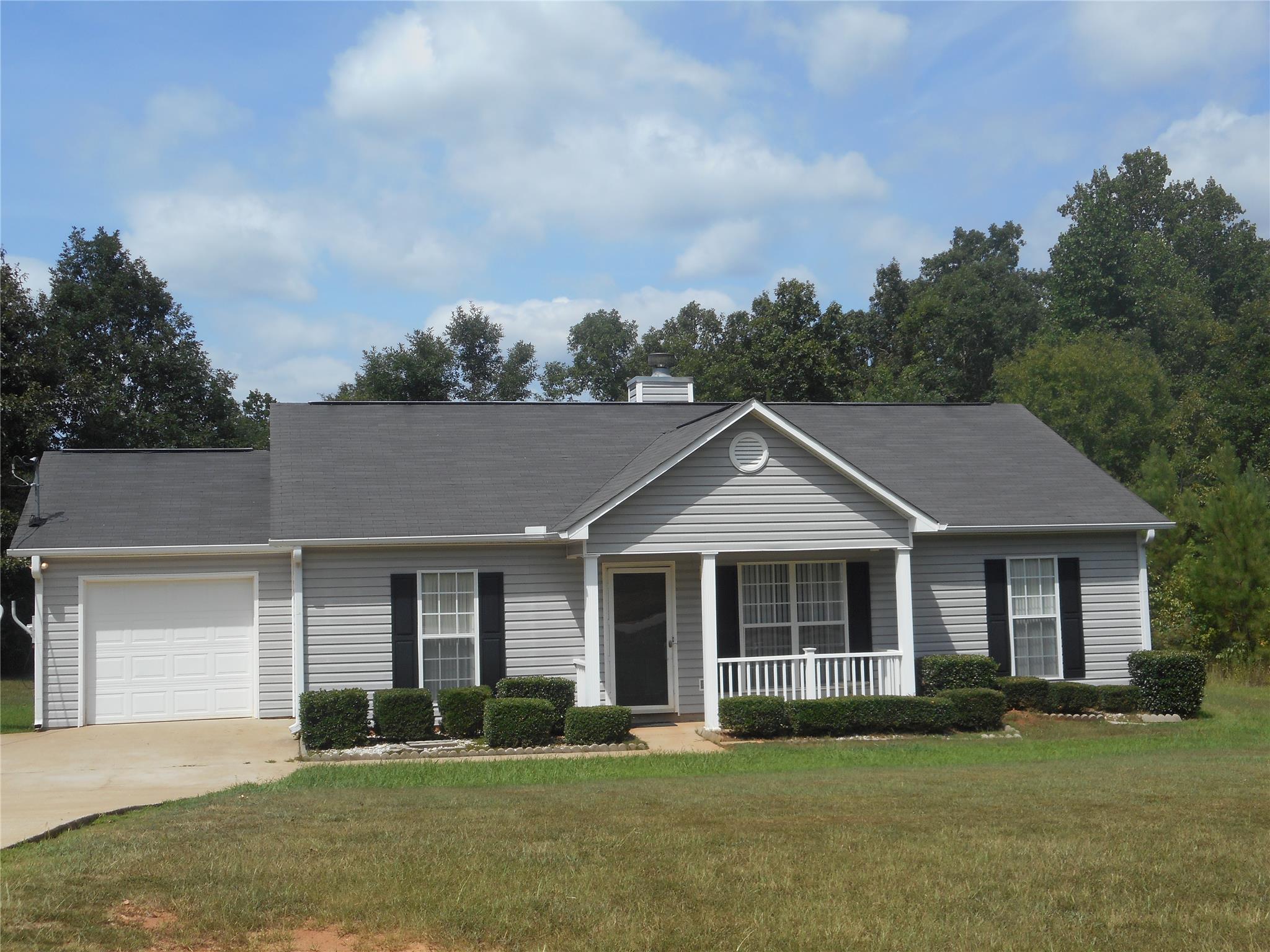 112 Hampton Grn, Lagrange, GA 30240 photo 1