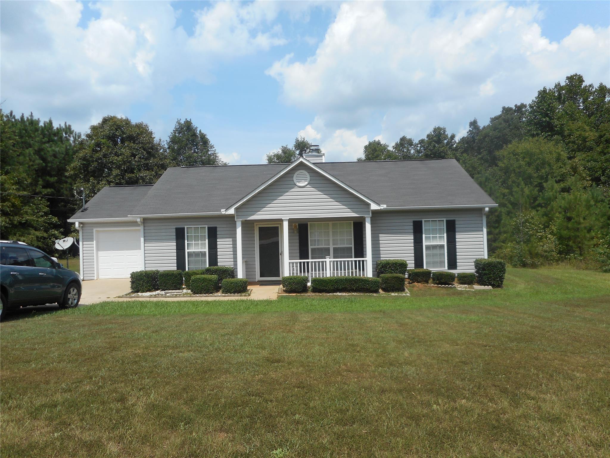 112 Hampton Grn, Lagrange, GA 30240 photo 2