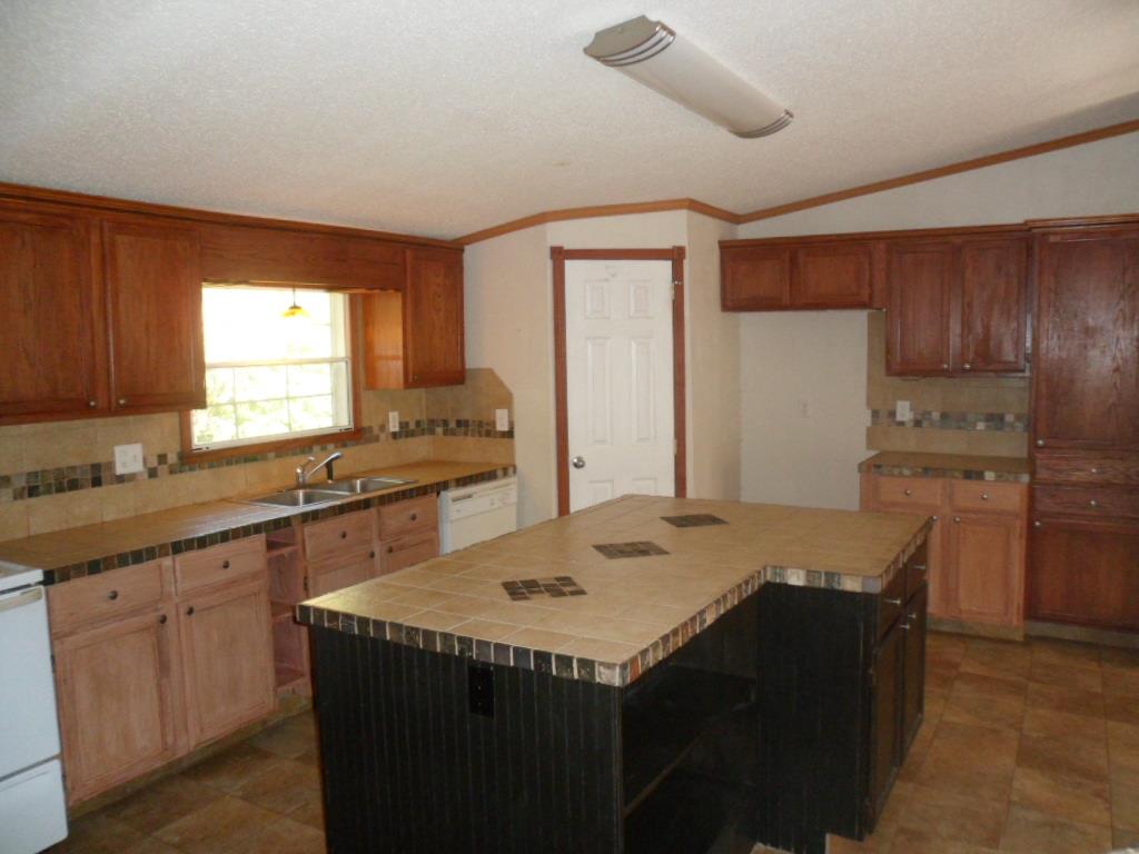 399 Barefoot Rd, Lula, GA 30554 photo 2